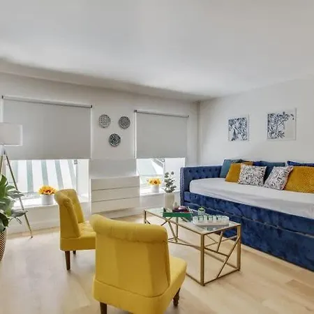 Modern French Studio Charm In The City * Paris