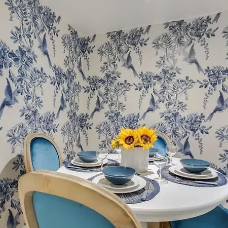 Modern French Studio Charm In The City * Paris